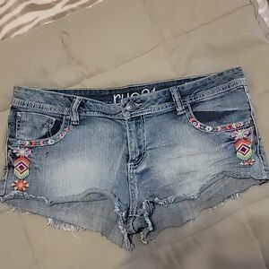 Embroidered denim shorts
